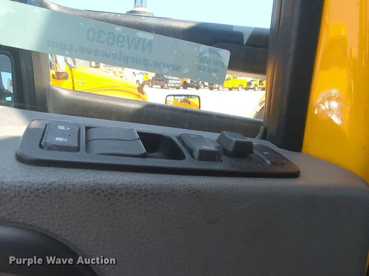 image for item NW9630 2020 Kenworth T680 semi truck