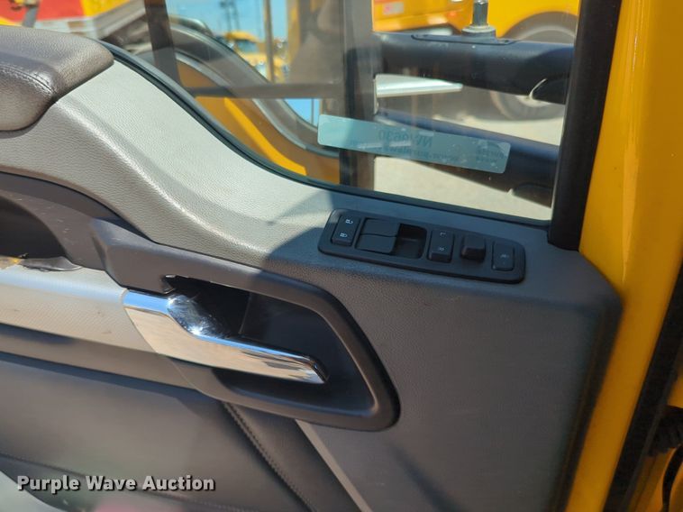 image for item NW9630 2020 Kenworth T680 semi truck