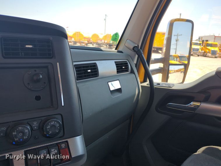 image for item NW9630 2020 Kenworth T680 semi truck