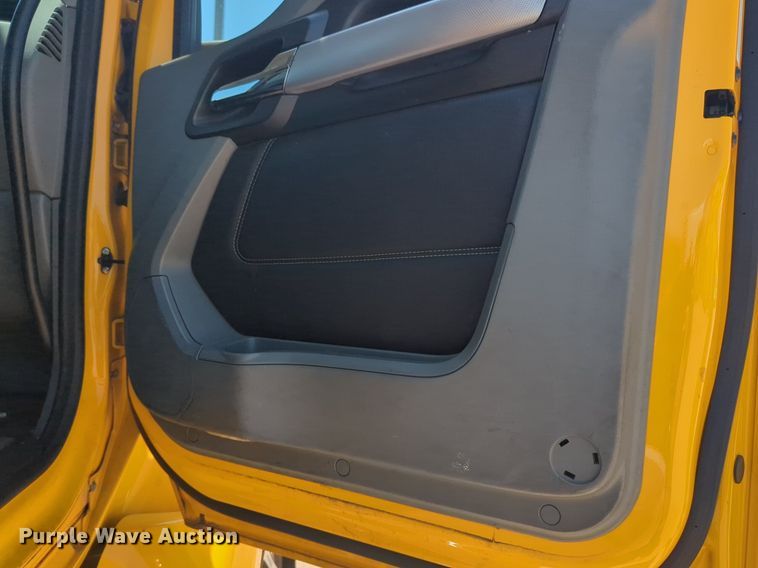 image for item NW9630 2020 Kenworth T680 semi truck