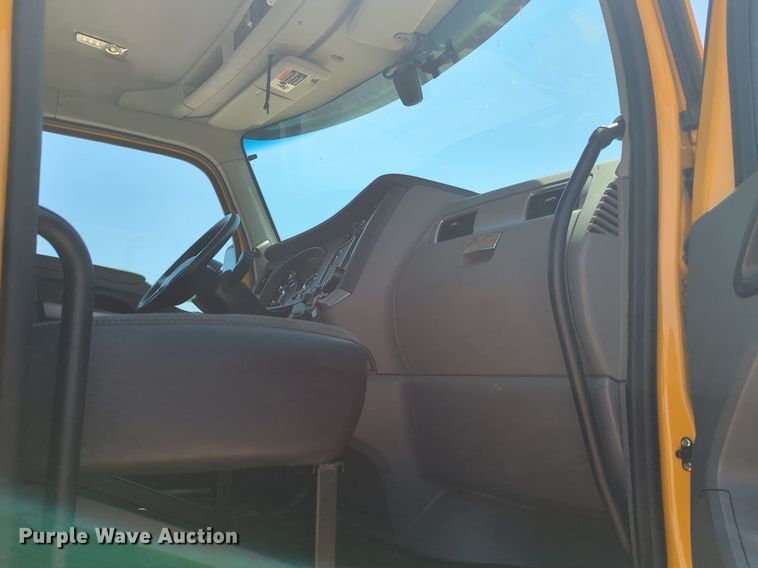 image for item NW9630 2020 Kenworth T680 semi truck