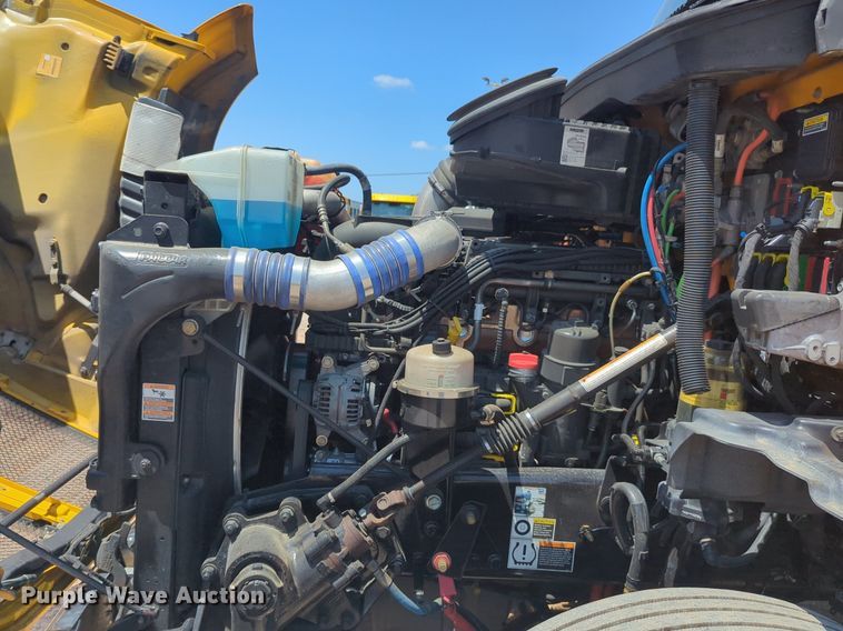 image for item NW9630 2020 Kenworth T680 semi truck