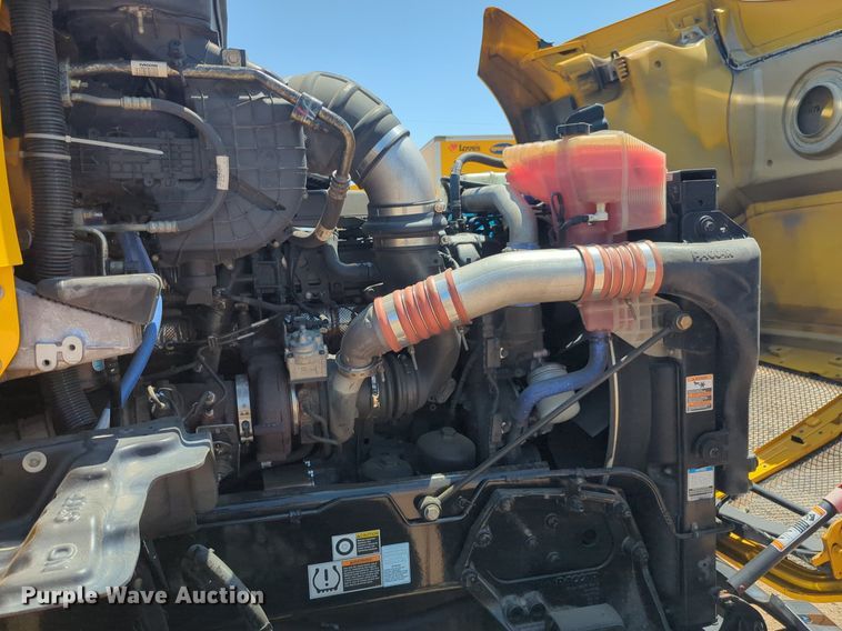 image for item NW9630 2020 Kenworth T680 semi truck