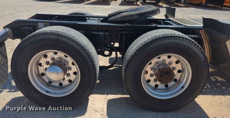 image for item NW9630 2020 Kenworth T680 semi truck