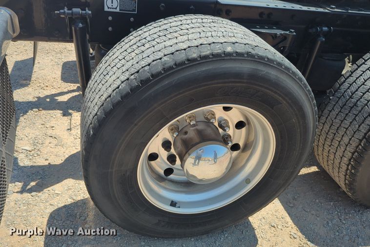 image for item NW9630 2020 Kenworth T680 semi truck