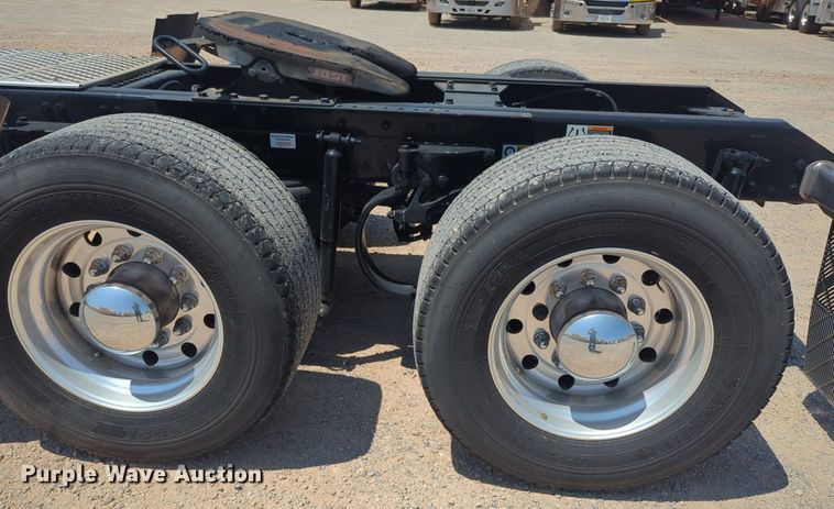 image for item NW9630 2020 Kenworth T680 semi truck