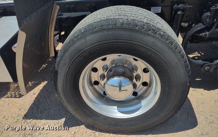 image for item NW9630 2020 Kenworth T680 semi truck