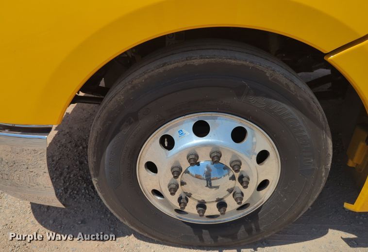 image for item NW9630 2020 Kenworth T680 semi truck