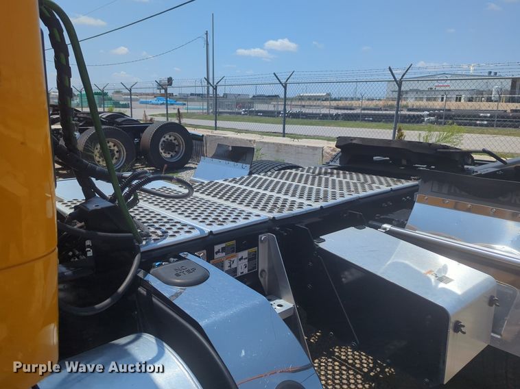 image for item NW9632 2022 Kenworth T680 semi truck