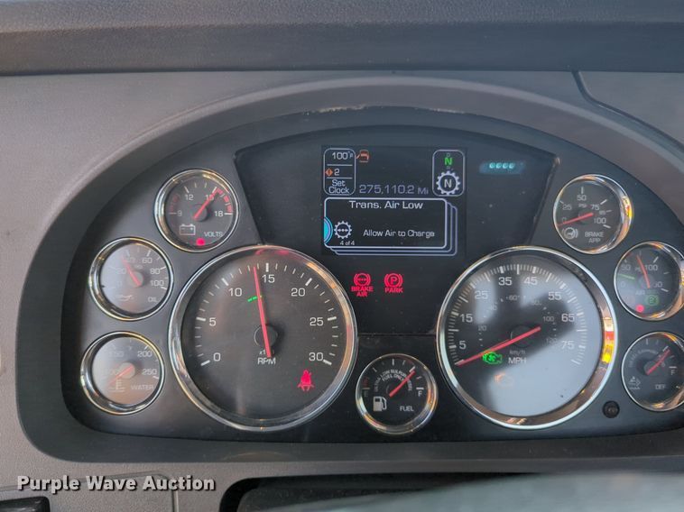 image for item NW9632 2022 Kenworth T680 semi truck