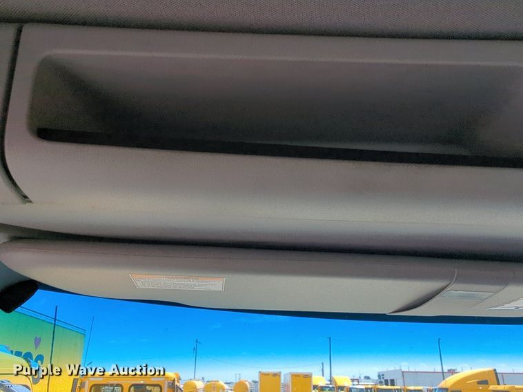 image for item NW9632 2022 Kenworth T680 semi truck