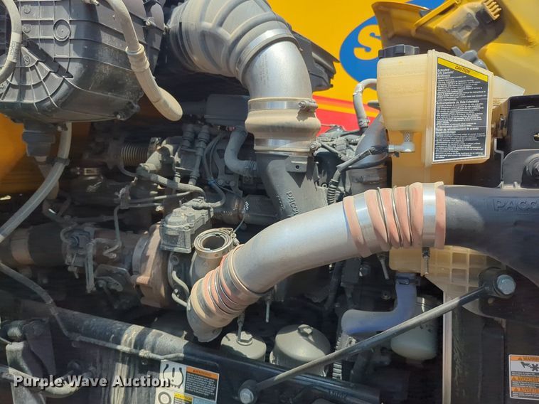 image for item NW9632 2022 Kenworth T680 semi truck