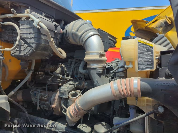 image for item NW9632 2022 Kenworth T680 semi truck