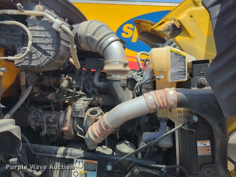 image for item NW9632 2022 Kenworth T680 semi truck