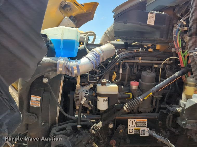 image for item NW9632 2022 Kenworth T680 semi truck