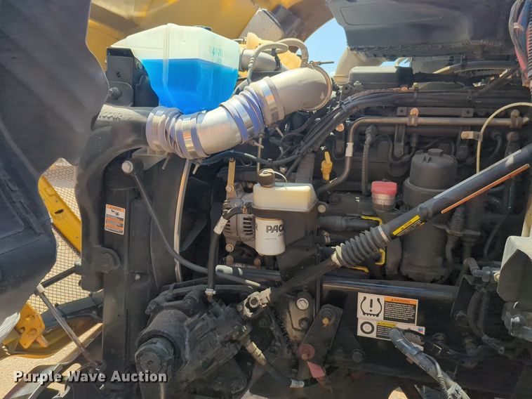 image for item NW9632 2022 Kenworth T680 semi truck