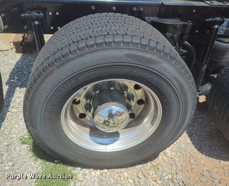 image for item NW9632 2022 Kenworth T680 semi truck