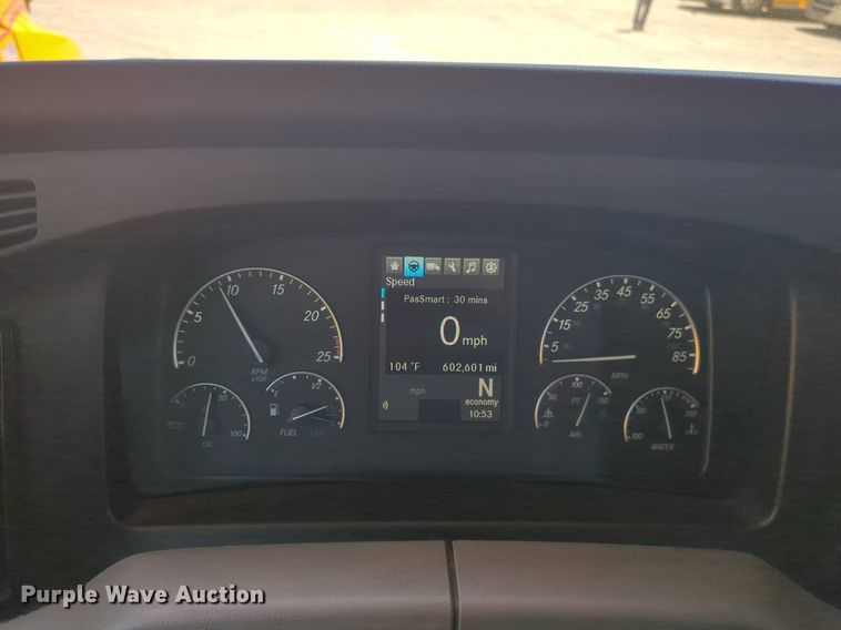 image for item NW9633 2021 Freightliner Cascadia 126 semi truck