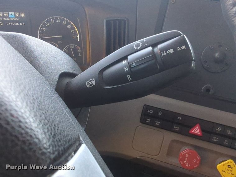 image for item NW9633 2021 Freightliner Cascadia 126 semi truck