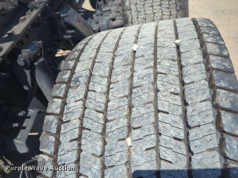 image for item NW9633 2021 Freightliner Cascadia 126 semi truck