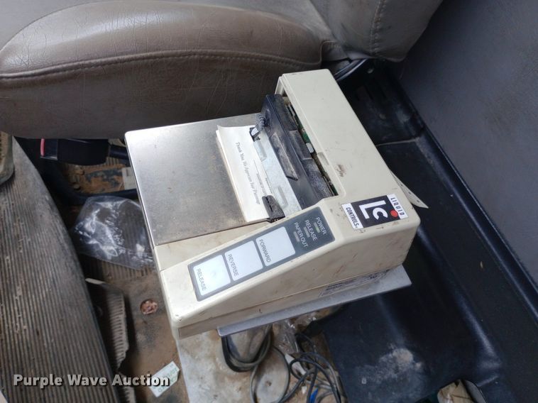 image for item NY9314 2001 International  4900 fuel / lube truck