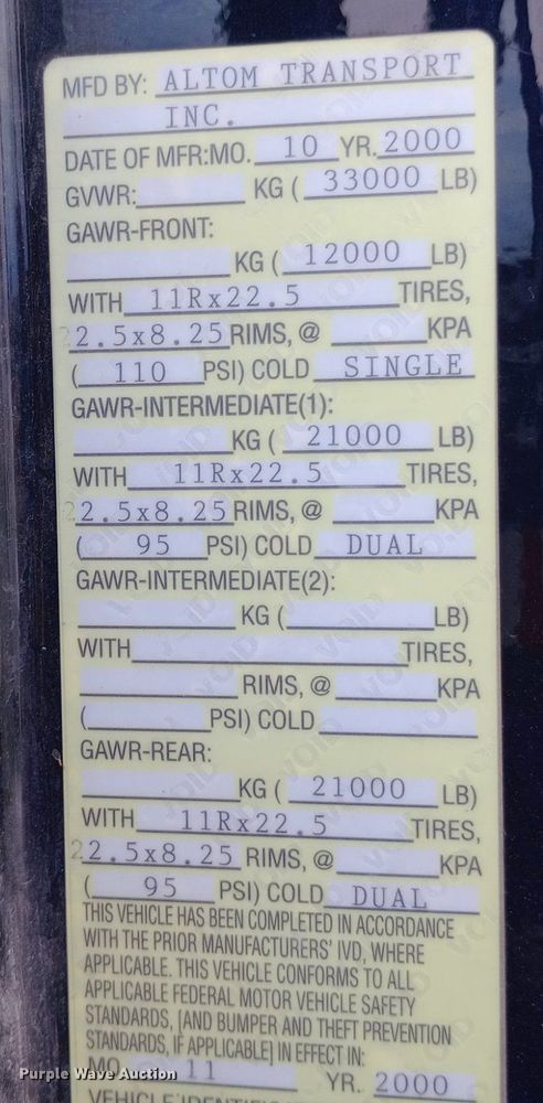 image for item NY9314 2001 International  4900 fuel / lube truck