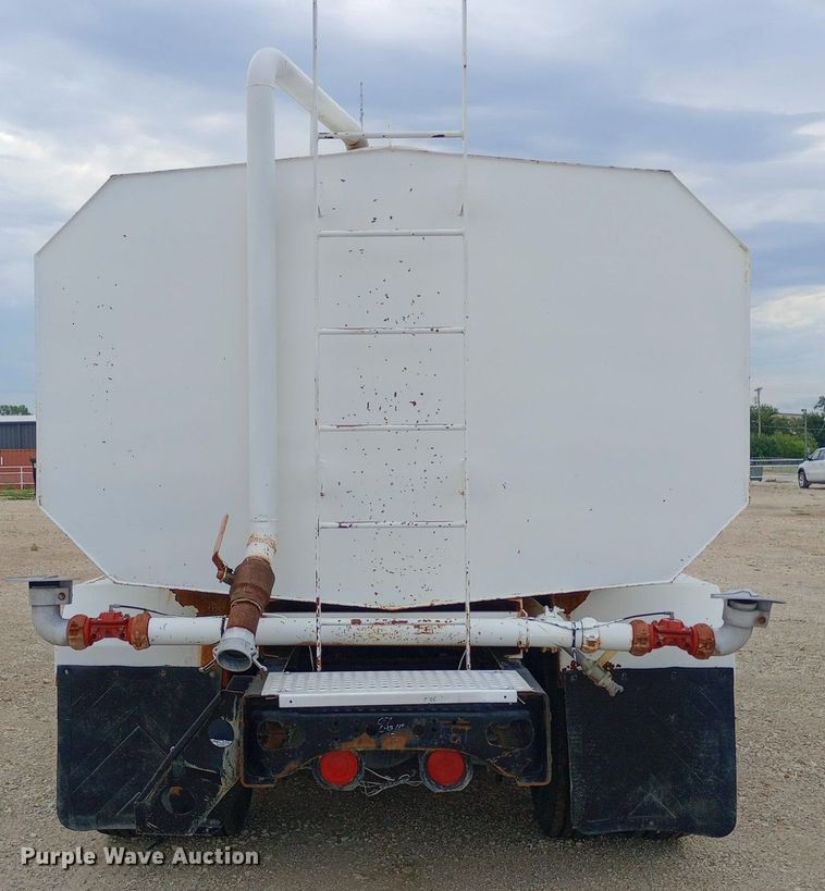 image for item NY9315 2007 International  8600 water truck