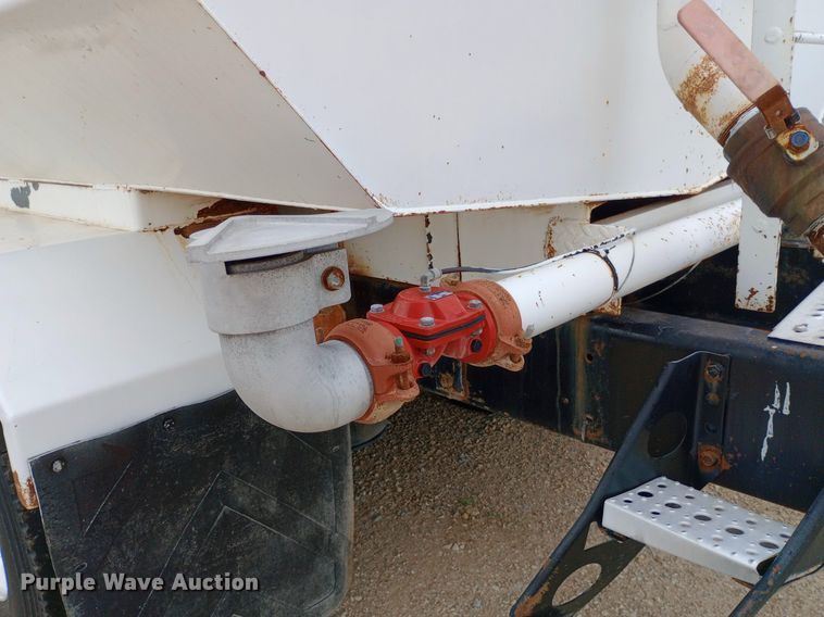 image for item NY9315 2007 International  8600 water truck