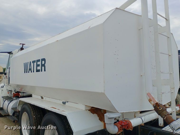 image for item NY9315 2007 International  8600 water truck