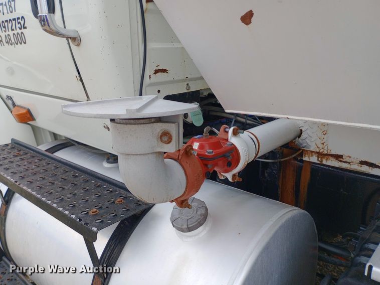 image for item NY9315 2007 International  8600 water truck