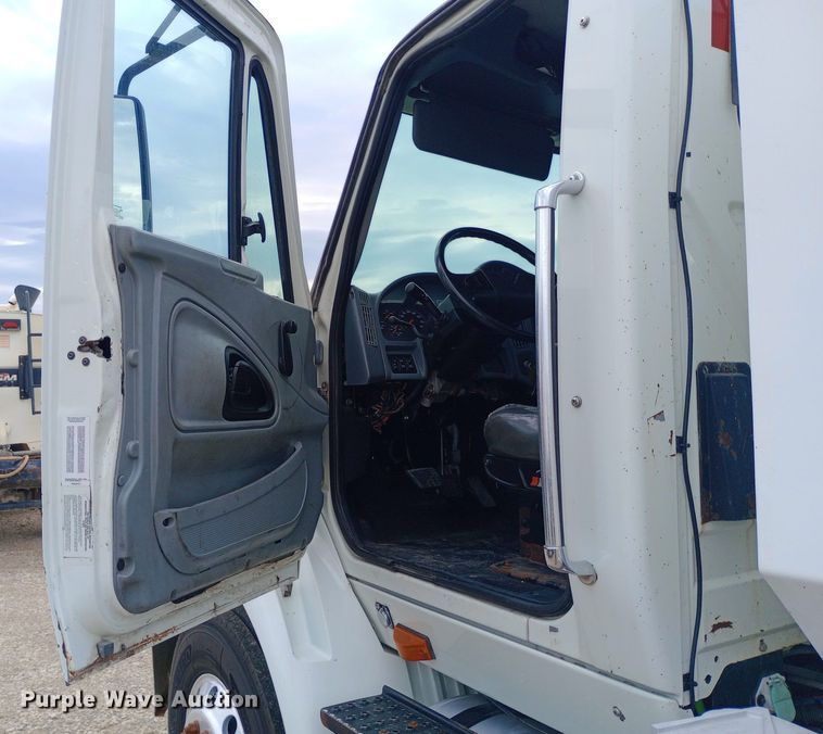 image for item NY9315 2007 International  8600 water truck