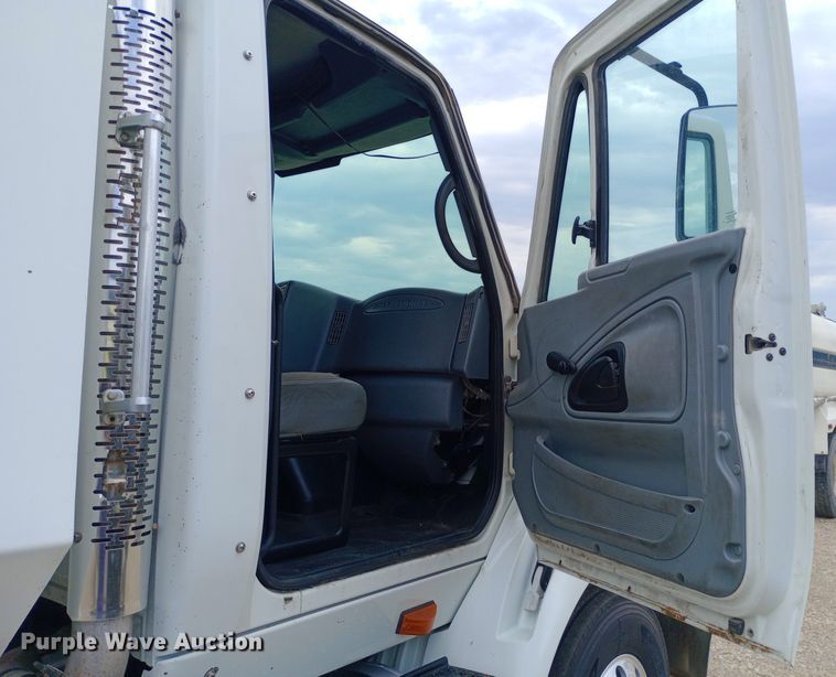 image for item NY9315 2007 International  8600 water truck