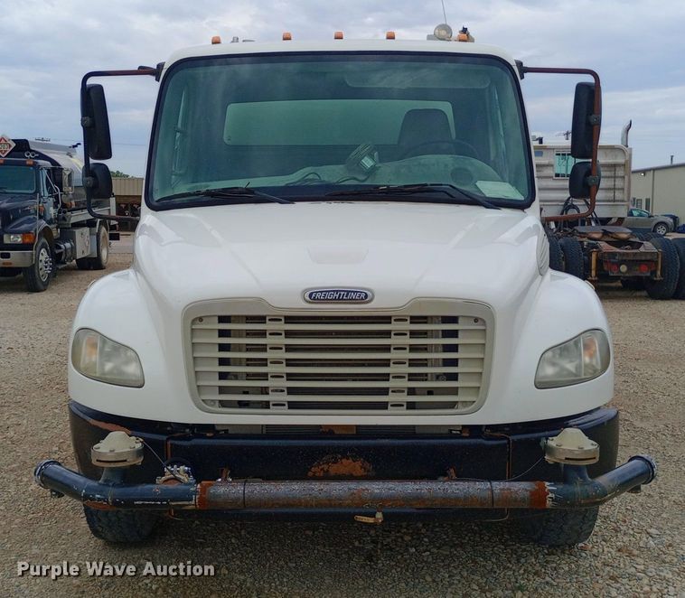 image for item NY9316 2005 Freightliner Business Class M2 water truck