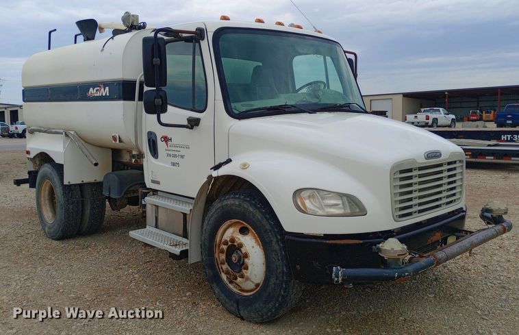 image for item NY9316 2005 Freightliner Business Class M2 water truck
