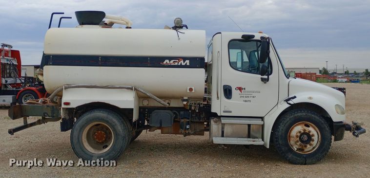 image for item NY9316 2005 Freightliner Business Class M2 water truck