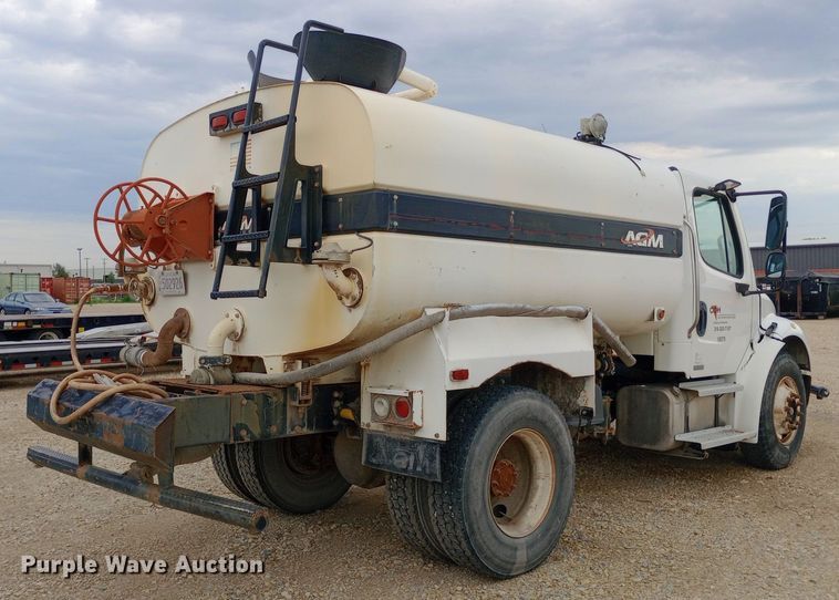 image for item NY9316 2005 Freightliner Business Class M2 water truck