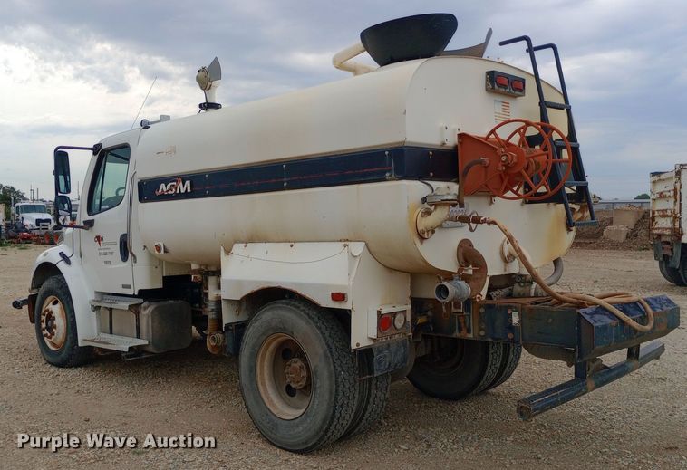 image for item NY9316 2005 Freightliner Business Class M2 water truck