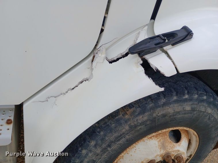 image for item NY9316 2005 Freightliner Business Class M2 water truck