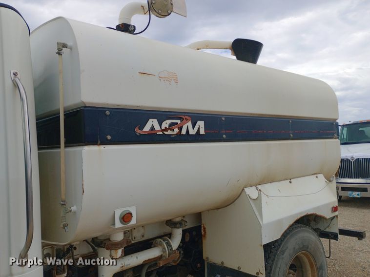 image for item NY9316 2005 Freightliner Business Class M2 water truck