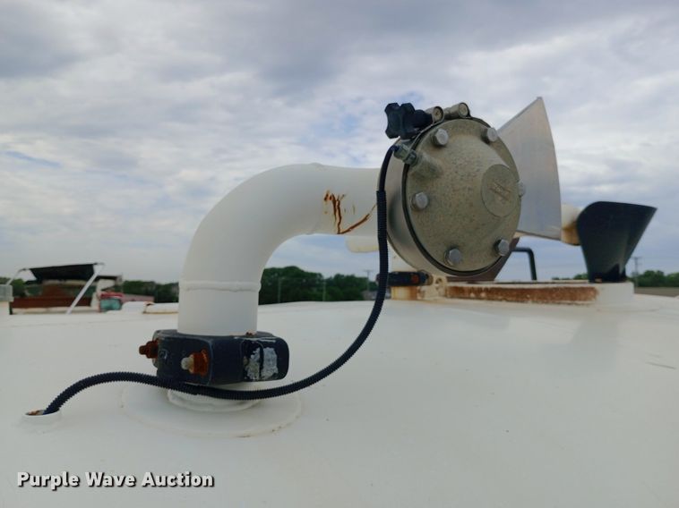 image for item NY9316 2005 Freightliner Business Class M2 water truck