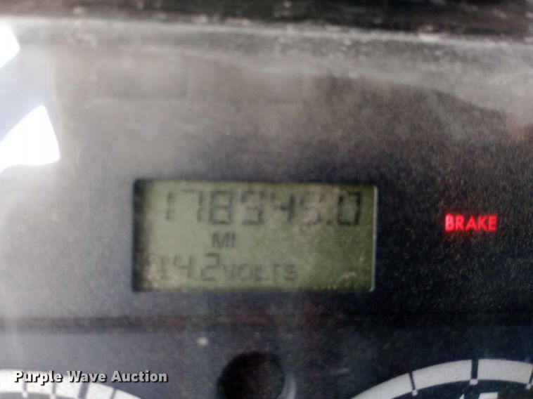 image for item NY9316 2005 Freightliner Business Class M2 water truck