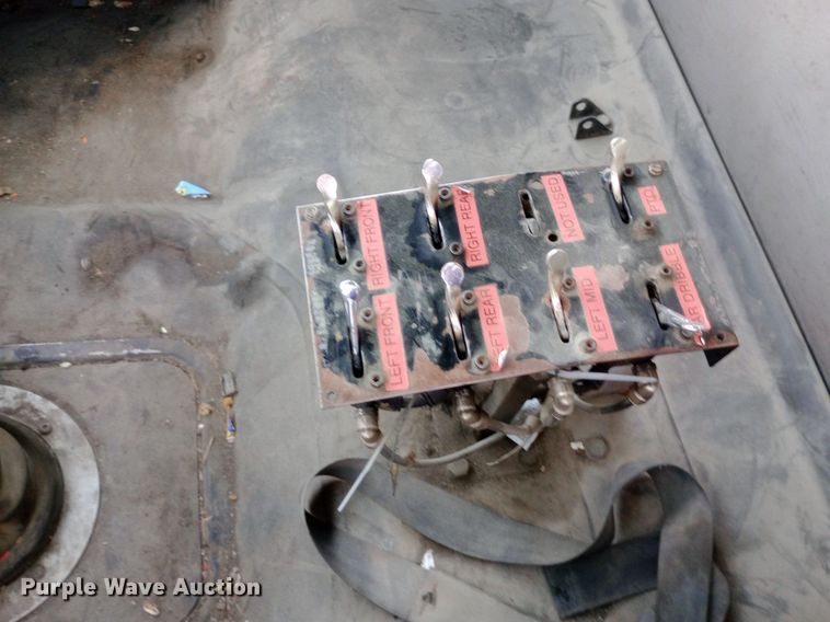 image for item NY9316 2005 Freightliner Business Class M2 water truck