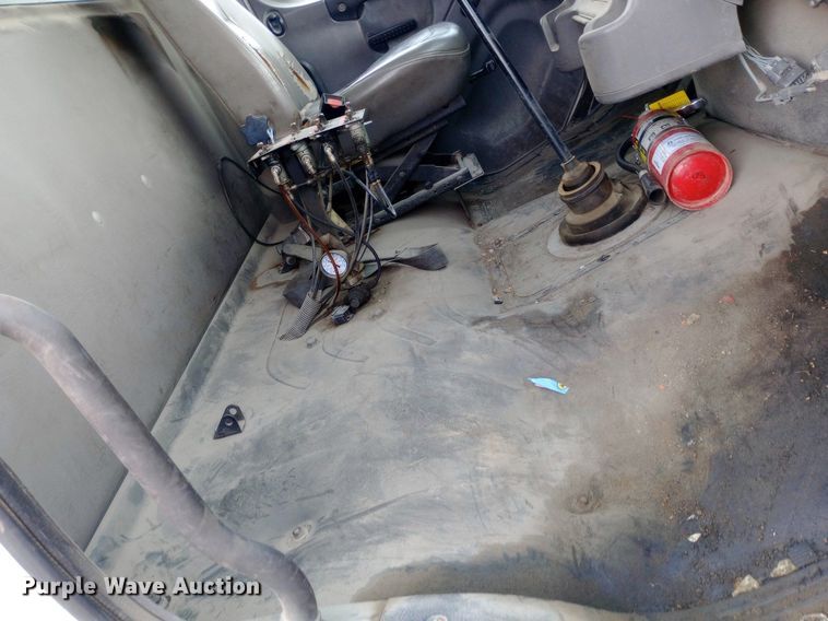 image for item NY9316 2005 Freightliner Business Class M2 water truck