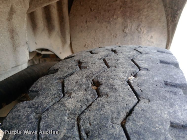 image for item NY9316 2005 Freightliner Business Class M2 water truck