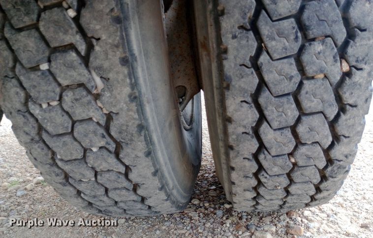 image for item NY9316 2005 Freightliner Business Class M2 water truck