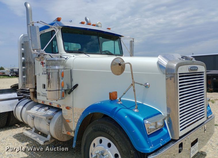 image for item NY9336 2007 Freightliner  FLD132 Classic XL semi truck