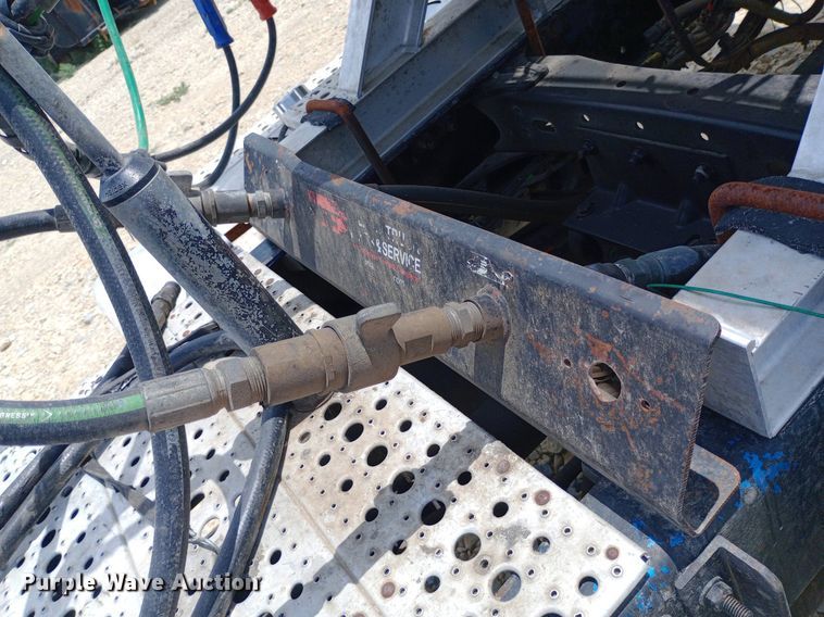 image for item NY9336 2007 Freightliner  FLD132 Classic XL semi truck