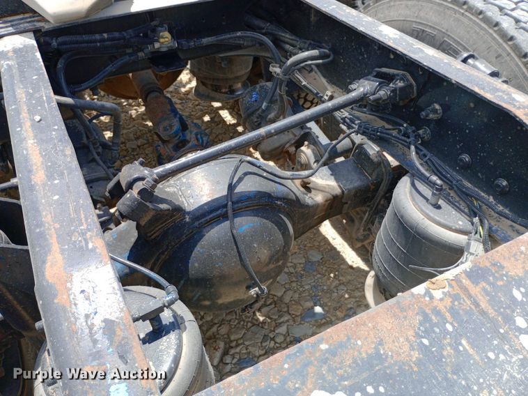 image for item NY9336 2007 Freightliner  FLD132 Classic XL semi truck