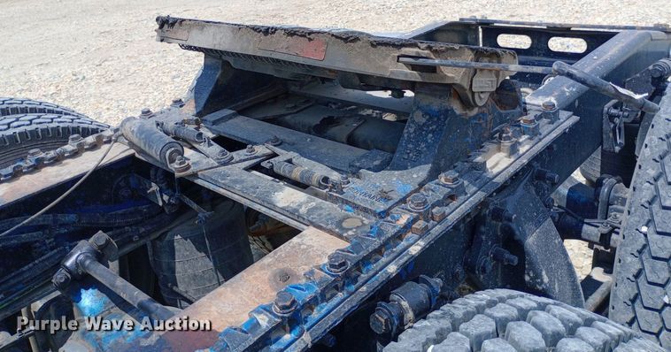 image for item NY9336 2007 Freightliner  FLD132 Classic XL semi truck