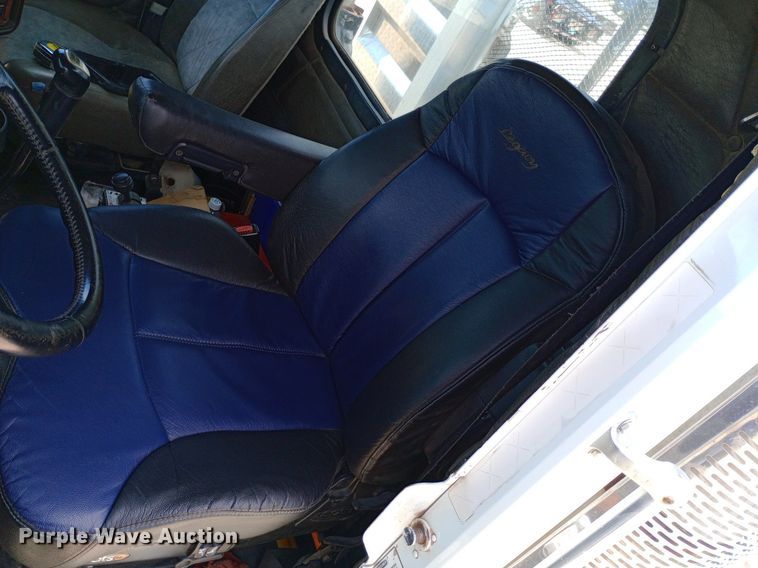 image for item NY9336 2007 Freightliner  FLD132 Classic XL semi truck